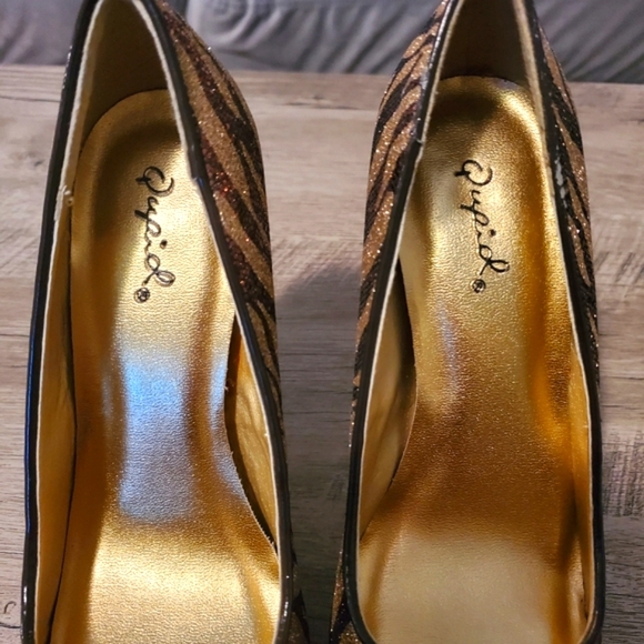 **NEVER WORN** Qupid 5" Platform Heels - Size 6.5 - Picture 3 of 6